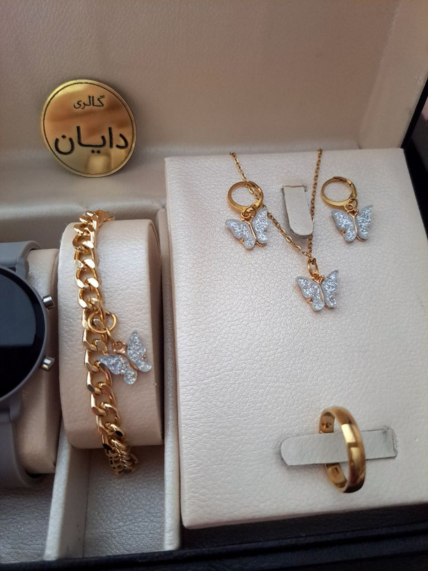 ست ساعت ال ای دی زنانه نیمست پروانه دستبند پروانه و حلقه با جعبه ساعت معلم هدیه تولد روز دختر